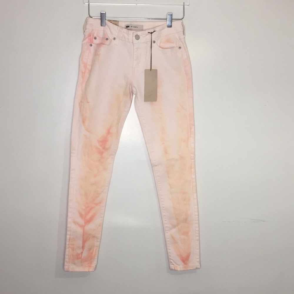 Levi’s Pink/Coral leggings. Size 29